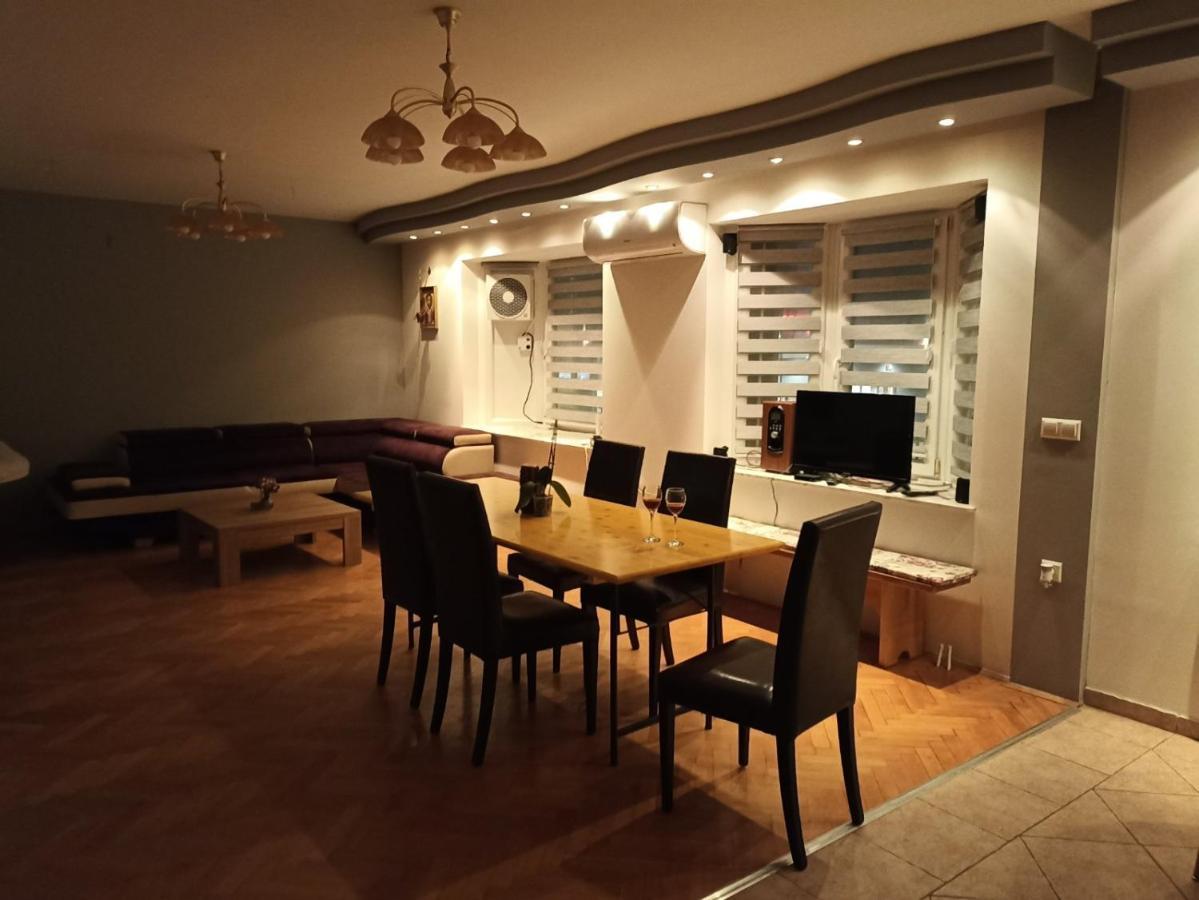 Royal Apartmani Bosanski Samac Exterior foto