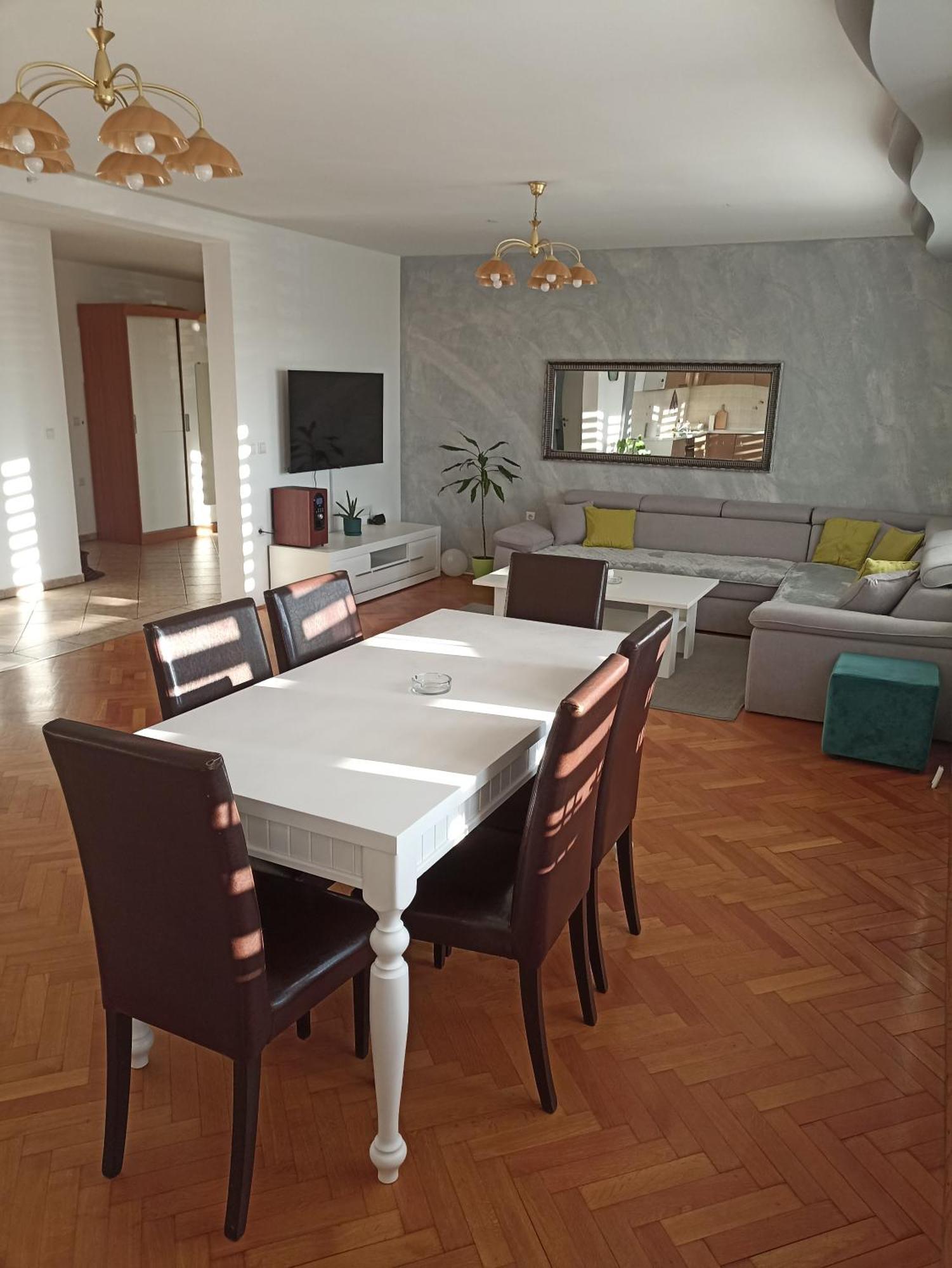 Royal Apartmani Bosanski Samac Exterior foto